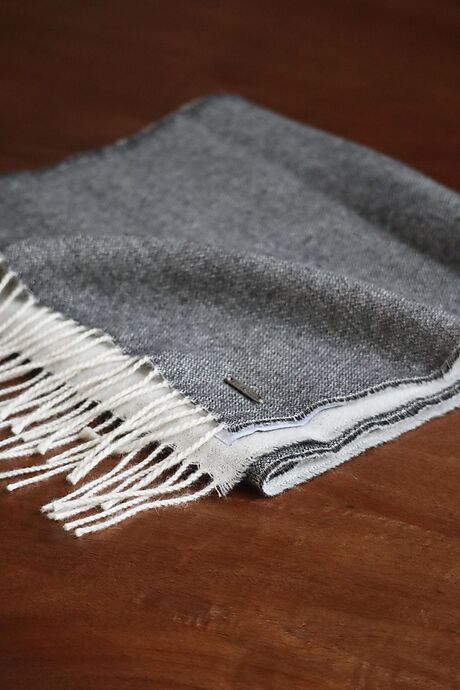 Grey/White Quawana Alpaca Scarf